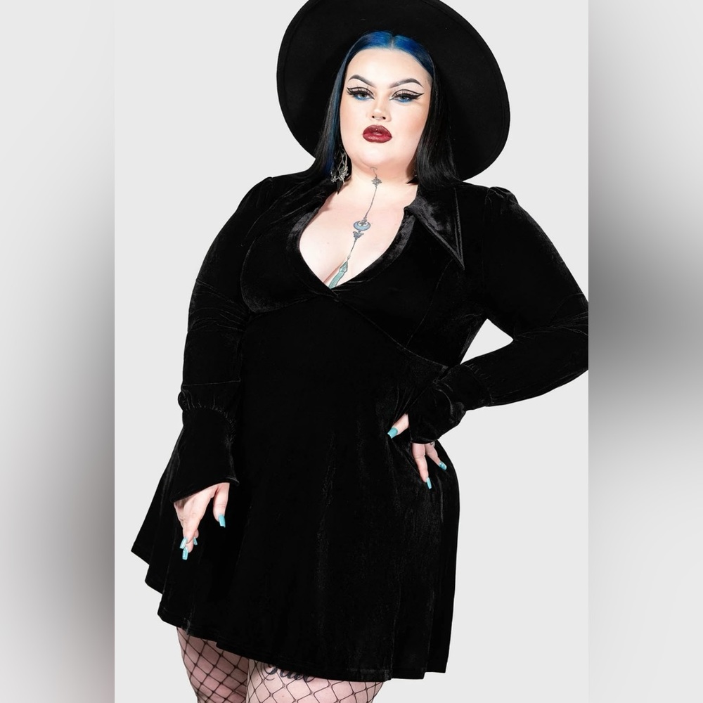 PLUS SIZE BLACK VELVET MINI DRESS. NEW WITH TAGS.